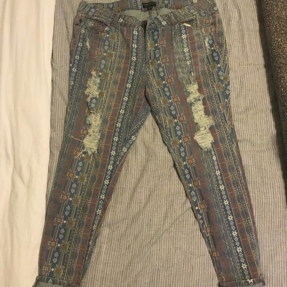 Forever 21 Plus Size (20) Printed Skinny Jeans